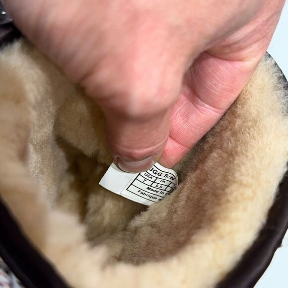 Ugg Australia Sequin Silver Purple Sparkle Winter Boot Women Size 7 Minimal Wear - Picture 10 of 11